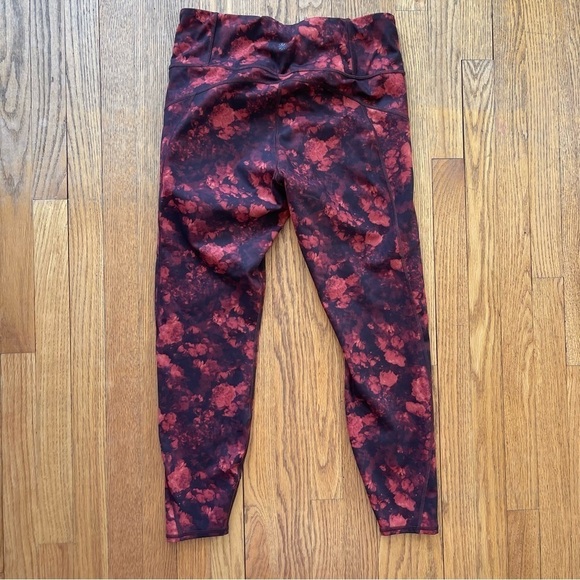 Athleta Rainier Printed Tight Red Black 631810 Size Large - Picture 8 of 9